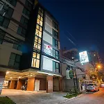 Sunshine Hip Hotel