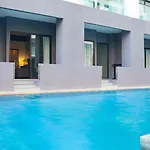 Woraburi & โรงแรม 4*