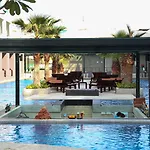 โรงแรม Woraburi &