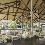 Let's Hyde & - Pool Hotel