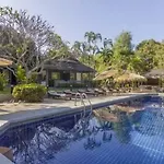 Let's Hyde & - Pool Hotel