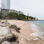 Golden Tulip Pattaya Beachfront Resort