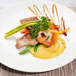 โรงแรม Zip & Restaurant 3*