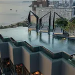 อพาร์ทเม้น Edge Near Walking Street *