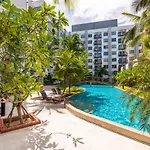 Rare Xxxl Swimming Pools Resort - 500Mbps Blazing Fast Free Wifi - Top Floor Pool View Balcony - Gym - Sauna - Kids Playground - Supermarkets