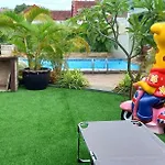 Viewbor - House Walking Street 4 Bedrooms วิลล่า *