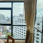 โรงแรม The Seasons 3*