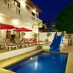 Villa Avoca Pool