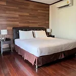 Lewiinski's Guest house 3*