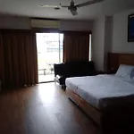อพาร์ทเม้น วิวทะเล 6 สวีท อพาร์ตเม้นท์ Pattaya