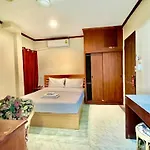Lewiinski's 3* Pattaya