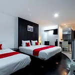 Hotel Reddoorz I-talay