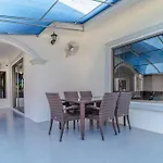 5-3br Huge Pool, Bbq, 300m-beach, 8 Mins To Walking Street วิลล่า *