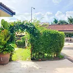 Villa The Park Pool
