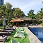 Let's Hyde & - Pool 4* Pattaya