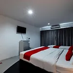 Reddoorz I-talay Hotel 3*