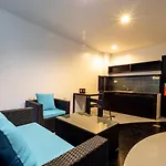 Reddoorz I-talay Hotel