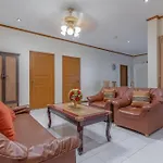 5-3br Huge Pool, Bbq, 300m-beach, 8 Mins To Walking Street Pattaya