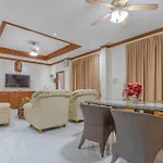 3-2br Huge Pool, Bbq, 300m-beach, 8 Mins To Walking Street * Pattaya