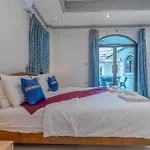 3-2br Huge Pool, Bbq, 300m-beach, 8 Mins To Walking Street วิลล่า