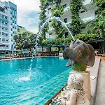 Sutus Court 7 Hotel