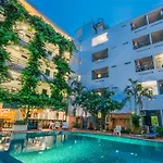 Sutus Court 7 Hotel 2*