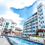 Sutus Court 7 Hotel 2*
