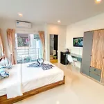Sailor - & Steps To Walking Street โรงแรม