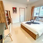 Sailor - & Steps To Walking Street โรงแรม