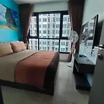 Central Pattaya Near Hilton 1 Bedroom Poolseaview 8