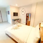 Sailor - & Steps To Walking Street 3* Pattaya