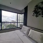 อพาร์ทเม้น 泰国芭提雅无边游泳池精装修公寓临近大海两卧室 Pattaya