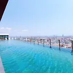Apartment 泰国芭提雅无边游泳池精装修公寓临近大海两卧室