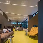 泰国芭提雅thebase无边游泳池公寓 * Pattaya