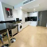 60sqm Luxury 1 Bed - Centre - Centara Avenue Residences - 704 อพาร์ทเม้น Pattaya