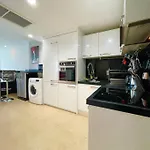 อพาร์ทเม้น 60sqm Luxury 1 Bed - Centre - Centara Avenue Residences - 704 *