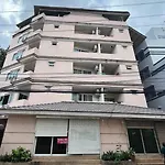 อพาร์ทเม้น Rooftop In We Pattaya