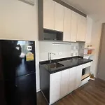 อพาร์ทเม้น Sea View 2 Bed At Location Pool