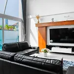 Villa *city~house* 芭堤雅豪华泳池别墅近步行街 *