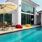 *city~house* 芭堤雅豪华泳池别墅近步行街 Villa
