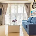 Grand Avenue By Fantasea อพาร์ทเม้น