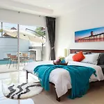 Villa *city~house* 芭堤雅豪华泳池别墅近步行街 Pattaya