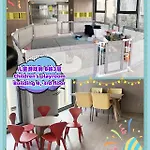 อพาร์ทเม้น 芭提雅双人精品公寓无边游泳池thebase中央基地 Pattaya