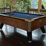Let's Hyde & - Pool 4*