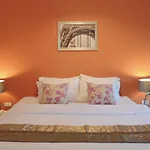 Hotel The Tamnan &