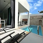 Thabali Pool 177 Nearby Walking Street * Pattaya
