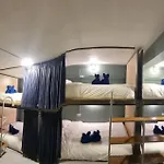 Glur Walking Street Hostel *