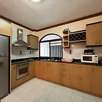 2-3br Huge Pool, Bbq, 300m-beach, 8 Mins To Walking Street Pattaya