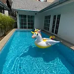 วิลล่า Luxury Pool Center C3- 3 Bedroom Pattaya