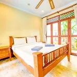 Villa Bali Pool Villa, 5 Min To Walking Street & The Beaches Pattaya